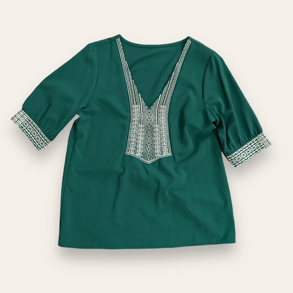 Shein Boho Green Deep V-neck Half
Sleeve Embroidery Patch Blouse - Picture 2 of 6